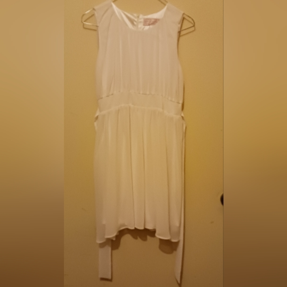 Elegant White Sleeveless Kids Dress - 12